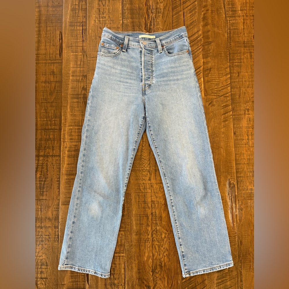 Levi’s Ribcage Ankle Straight Jeans